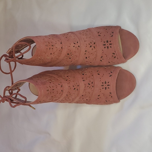 Shoe Dazzle high heel shoes - Picture 3 of 10